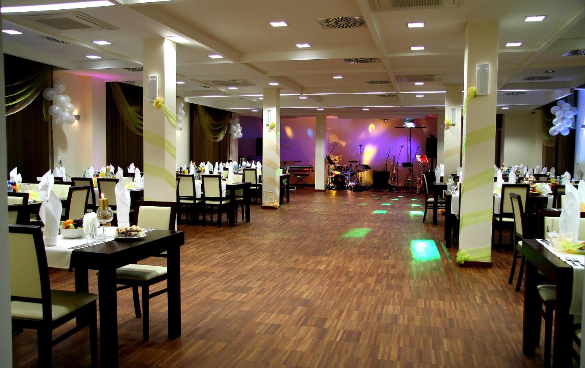 Hotel Aviator Kielce "Business Hotel Medical & Spa" Extérieur photo