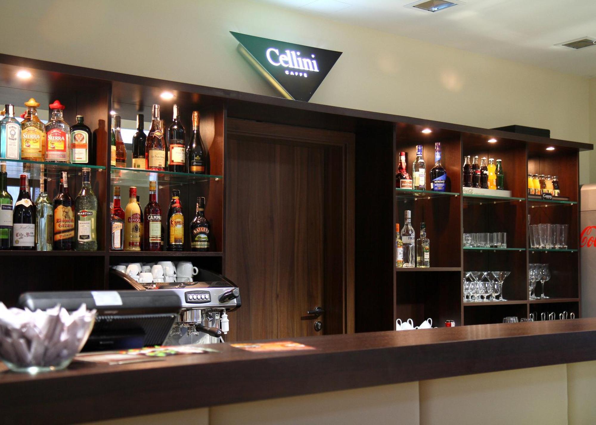 Hotel Aviator Kielce "Business Hotel Medical & Spa" Extérieur photo