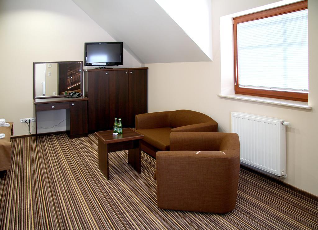 Hotel Aviator Kielce "Business Hotel Medical & Spa" Extérieur photo