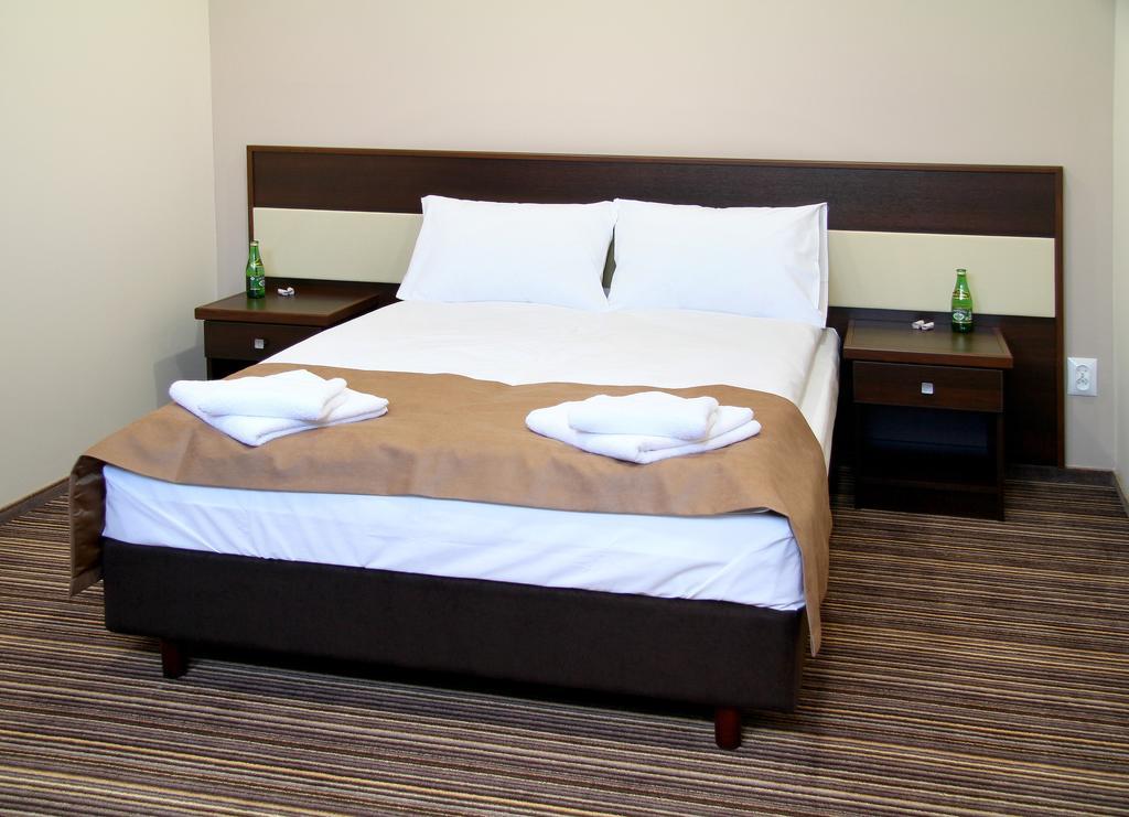 Hotel Aviator Kielce "Business Hotel Medical & Spa" Extérieur photo