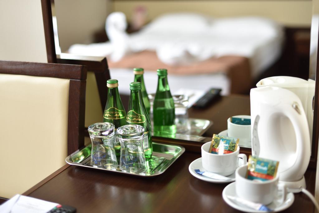 Hotel Aviator Kielce "Business Hotel Medical & Spa" Extérieur photo